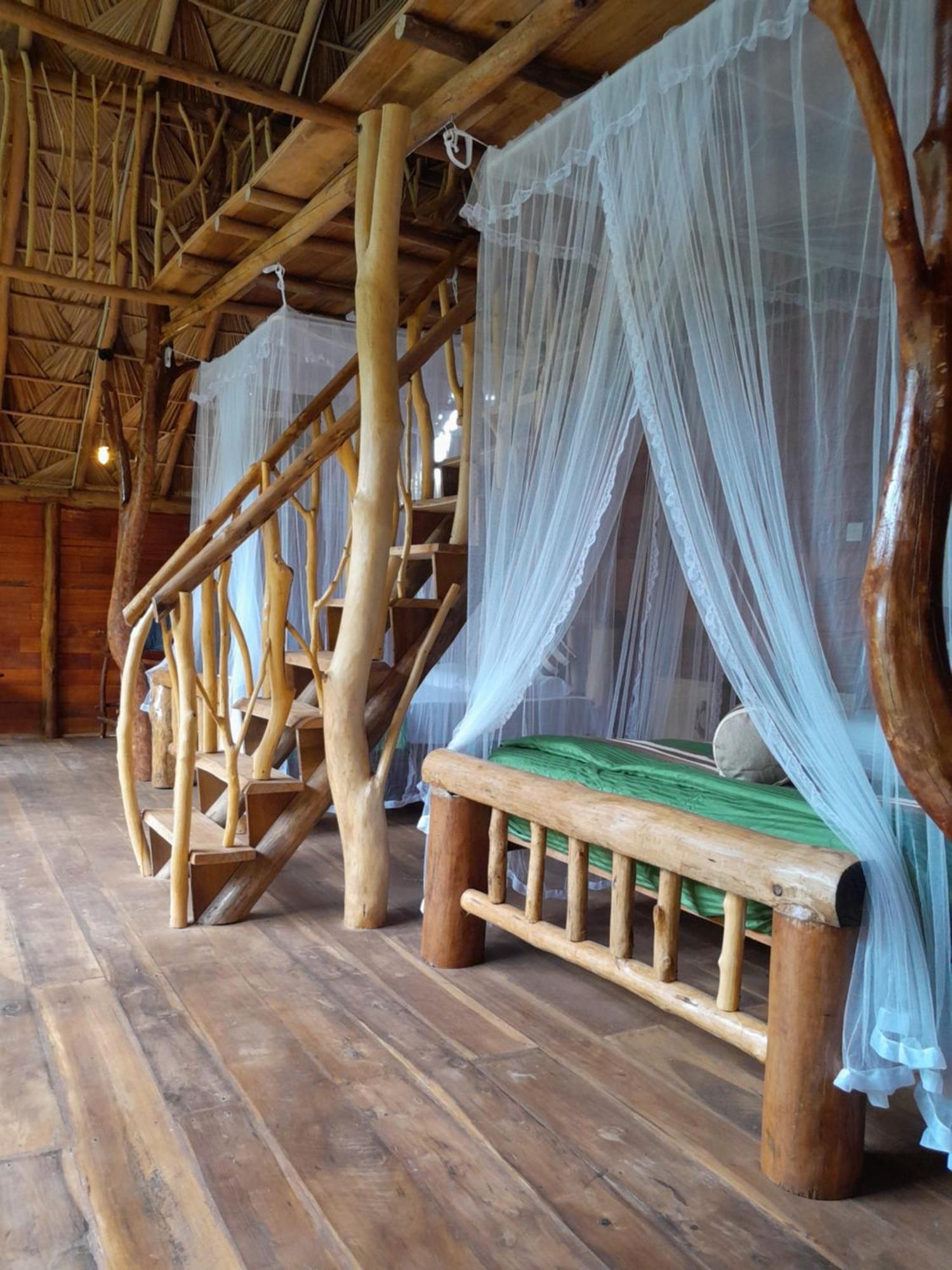 Wood Palace Ella Ngoại thất bức ảnh